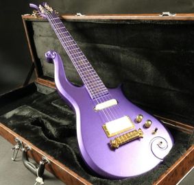 中国 質の高いシールカバーピックアップ 紫のプリンス ネックセット 塗装されたフレットバードプリンス 電動ギター ギター サプライヤー