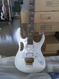 中国 オーダーメイド 雪白の電動ギター ブドウのフレットボード 21から24のフレット 深いキャロプギター 送料無料 金属ハードウェア サプライヤー