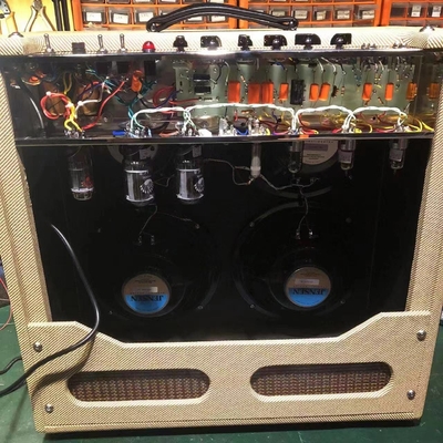 カスタム 5F6A バスマン コンボ 410 ジェンセン スピーカー 点から点への溶接 ギターアンプOEMを受け入れる サプライヤー
