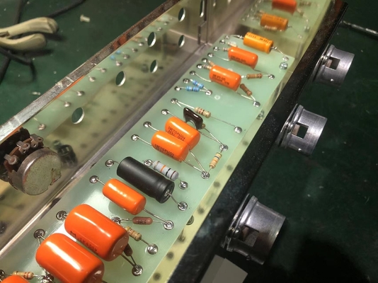 カスタム 5F6A バスマン コンボ 410 ジェンセン スピーカー 点から点への溶接 ギターアンプOEMを受け入れる サプライヤー