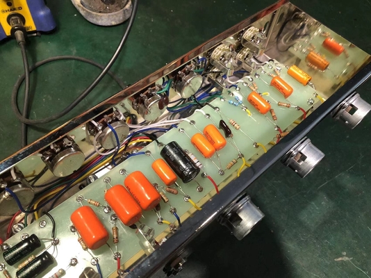カスタム 5F6A バスマン コンボ 410 ジェンセン スピーカー 点から点への溶接 ギターアンプOEMを受け入れる サプライヤー