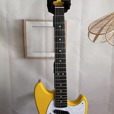 カスタムフェンダー Mustang Vintera II '70S コンペティション Mustang エレクトリックギター SS ピカップドットインレイ サプライヤー