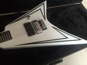 6弦 LTD フライングVモデル電球ギター フロイド・ローズ・ブリッジ ローズウッド・フィンガーボード カスタム・ギター サプライヤー