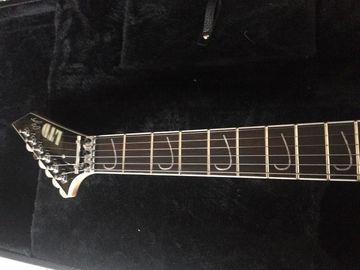 6弦 LTD フライングVモデル電球ギター フロイド・ローズ・ブリッジ ローズウッド・フィンガーボード カスタム・ギター サプライヤー