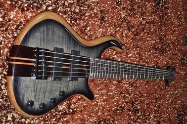メイオネのカスタムベースギター 6弦の電気ベースギター 首を体を通して 燃えるメープルとアルダーアクティブピックアップ サプライヤー