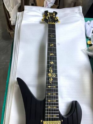 カスタムシェクタースタイル Synyster Gates シグネチャー「Dark Night」マット仕上げブラックストライプエレキギターゴールドハードウェア サプライヤー