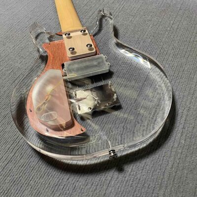 カスタム ダン アームストロング 4 弦アクリル エレクトリック ベース メイプル ネック ローズウッド指板 w/H サプライヤー