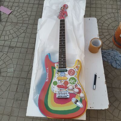 Custom Fender GUITAR Shop George Harrison Rocky Masterbuilt P.Waller エレキギター サプライヤー
