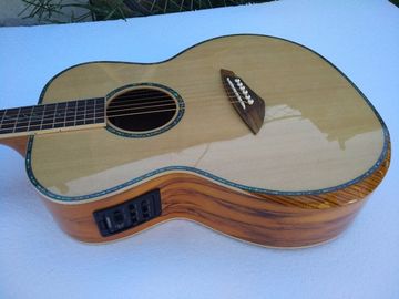 AAA品質の新しいカスタムギター OMボディ アフリカン・サンダー 木材 固形音響電ギター サプライヤー