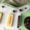 白いハードウェアのライトグリーン色でカスタマイズされた高品質の電気ギター サプライヤー